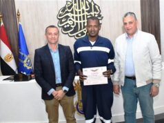 Urgent 24: The Governor of Aswan honors the maintenance teams of the drinking water companies and the Arab Contractors for their efforts in completing fracture repair work